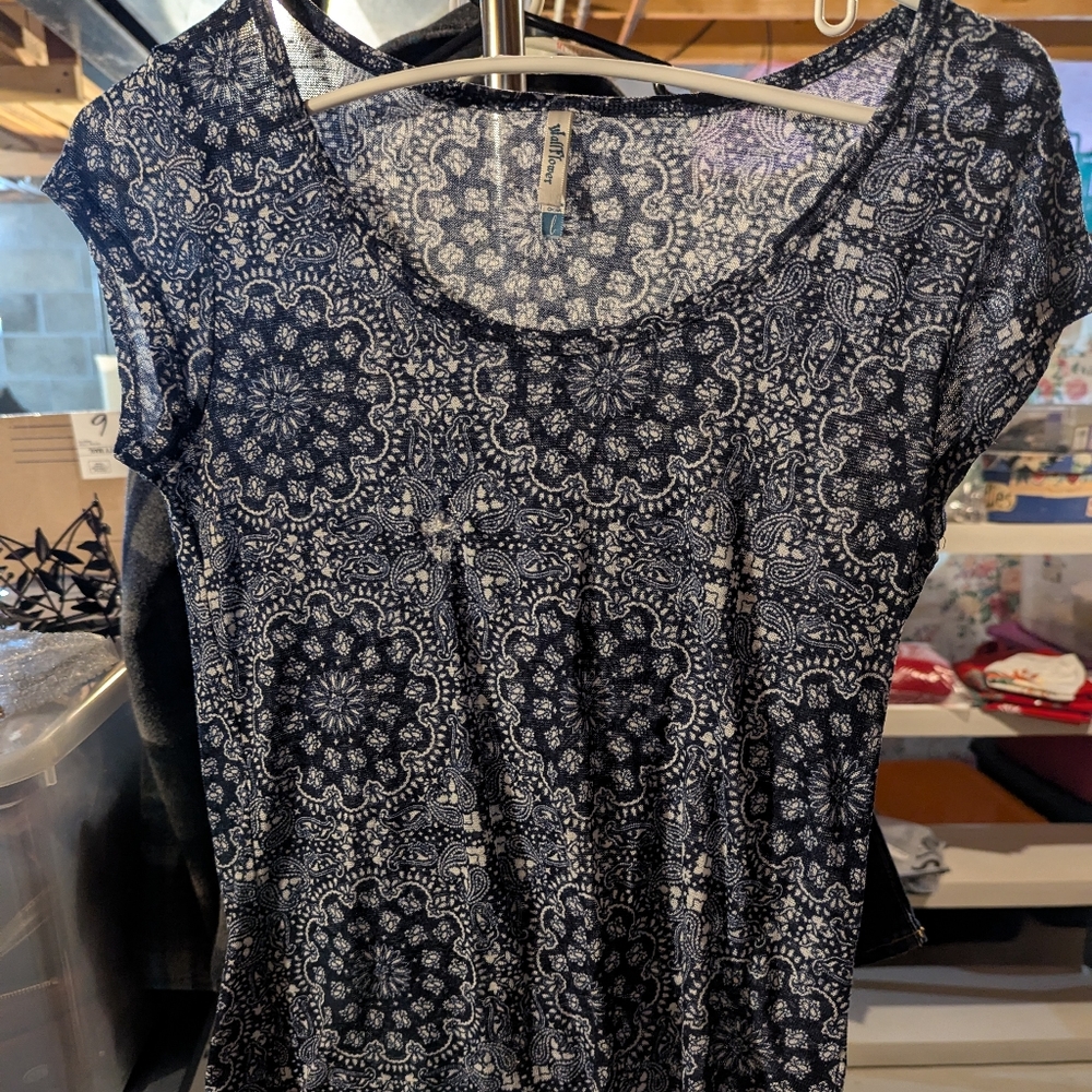 Girls Wild Flower print Top size Lg